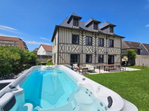 Villa d'exception, 5 chambres, 20m plage, spa.
